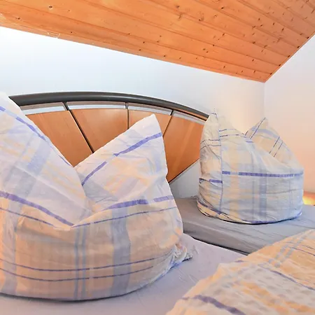 Einladende Mit Aussenpool *