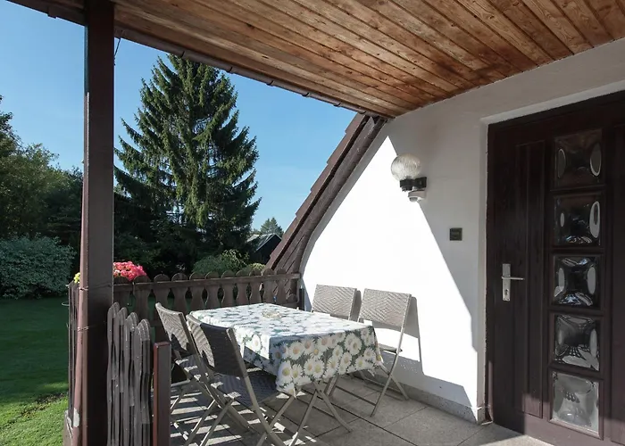 Einladende Mit Aussenpool Dom wakacyjny